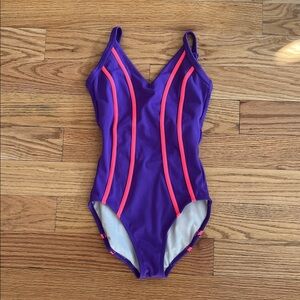 Jo and Jax Stage Leo - Bright Purple